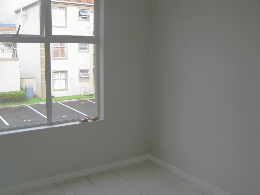 To Let 2 Bedroom Property for Rent in Guldenland Western Cape